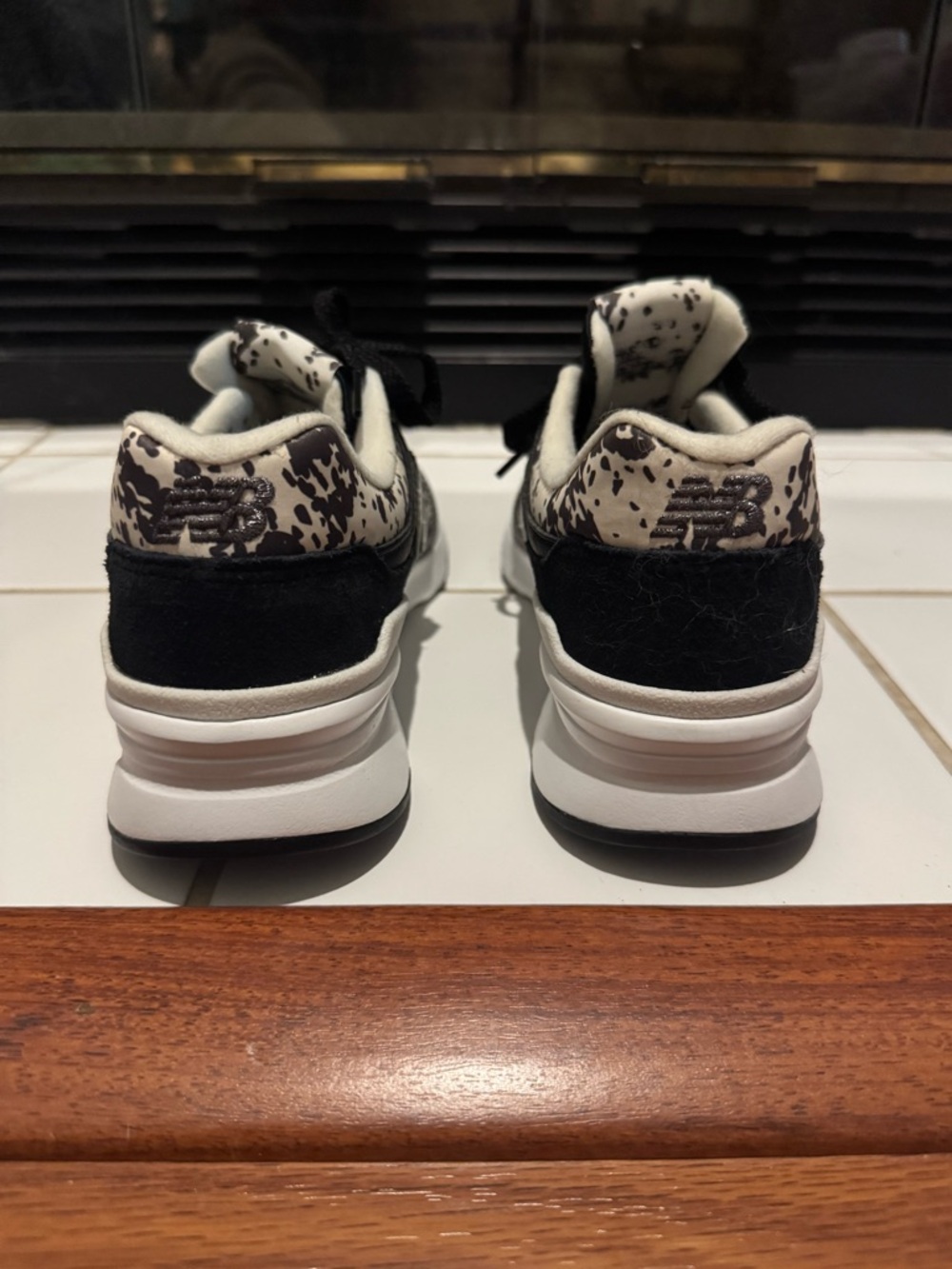 New Balance 997H Women’s Sneakers with Cow Print Black/White Trim size 7.5 - Picture 4 of 7